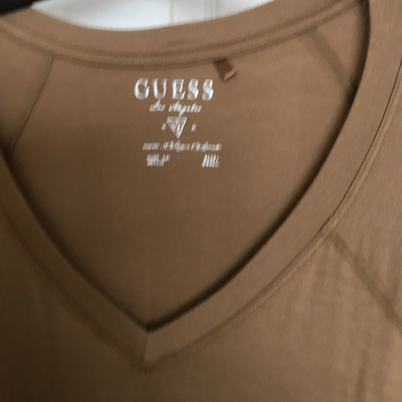 NWT practical v neck top by Guess! - Picture 3 of 3